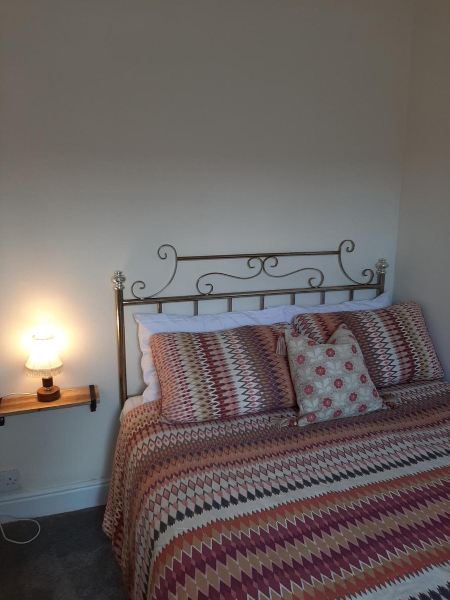 Salisbury - Free Parking Guest house