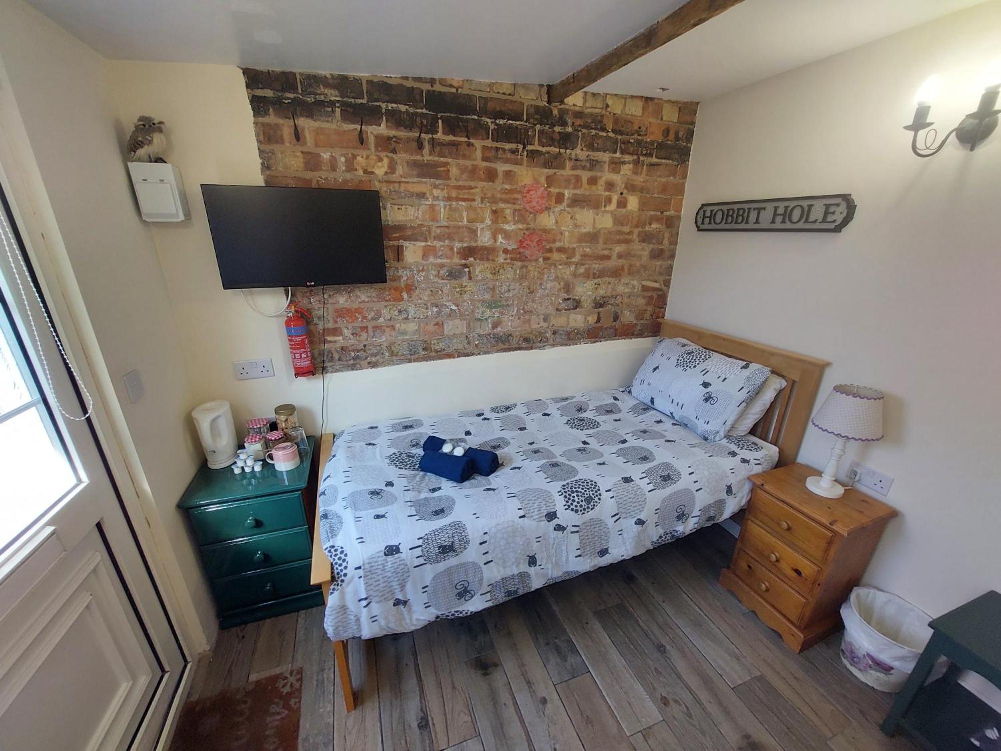 Salisbury - Free Parking Guest house